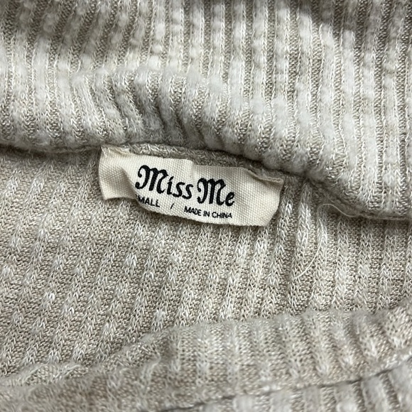 Miss Me Top - Picture 4 of 5